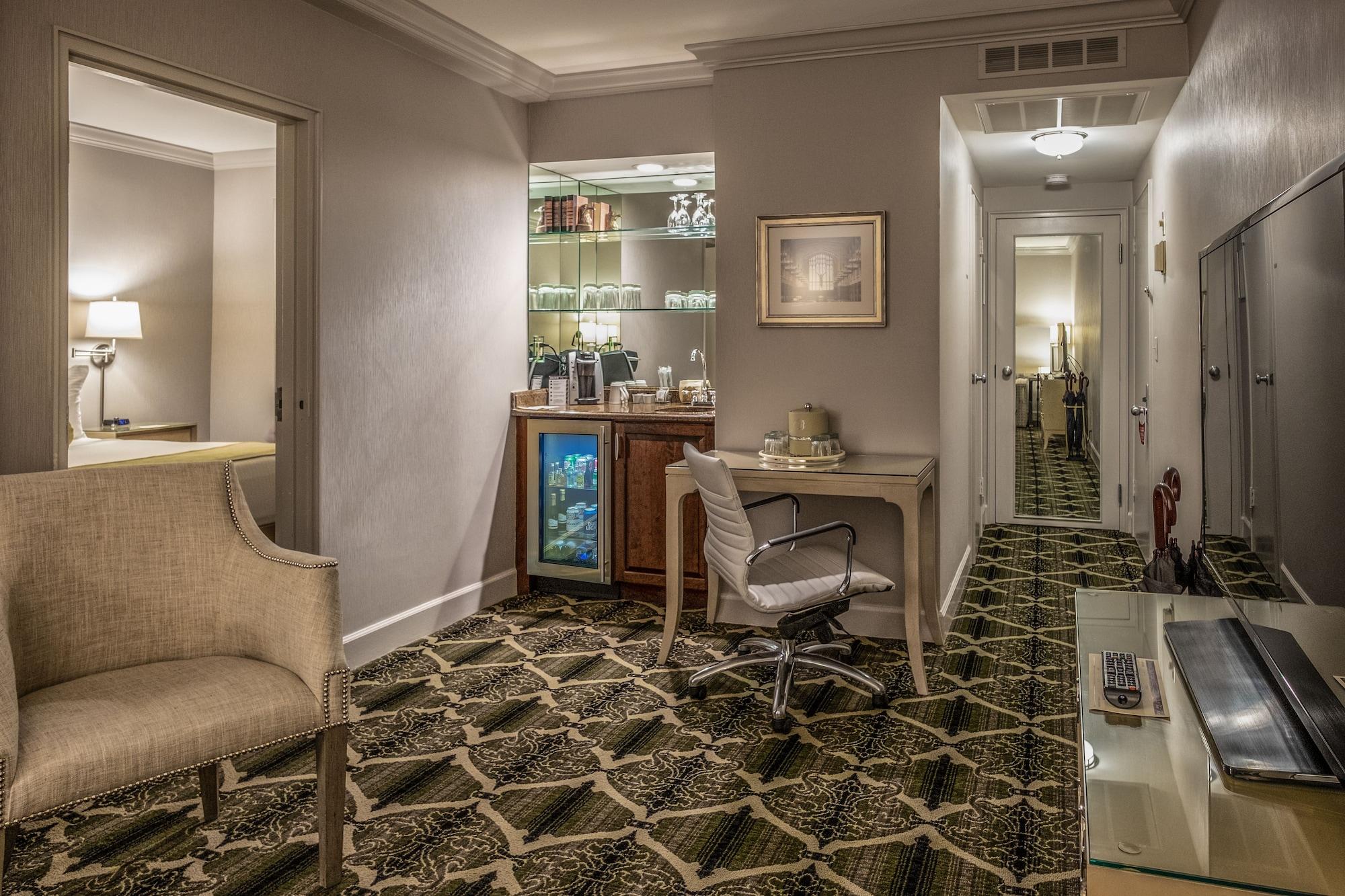 Bell Tower Hotel Энн-Арбор Экстерьер фото