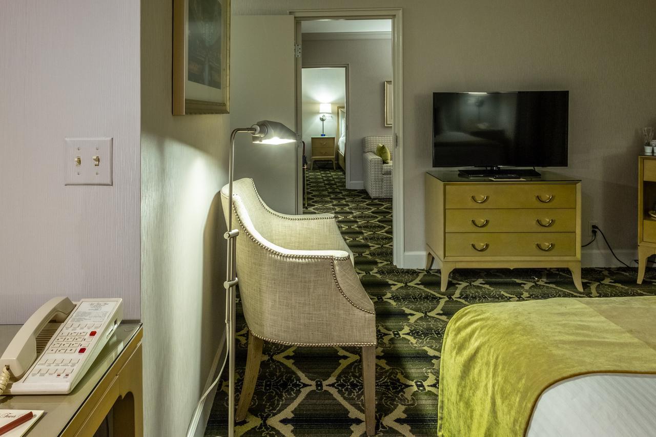 Bell Tower Hotel Энн-Арбор Экстерьер фото